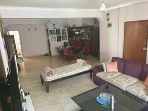 Living Room in 3 BHK Apartment at Halasuru – for Rent