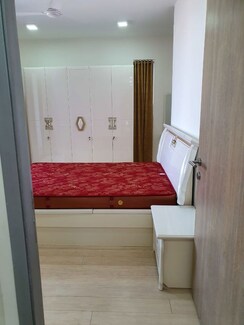 2 BHK + Pooja Room,Servant Room,Store Room Apartment For Rent in New Cuffe Parade