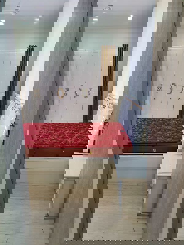 2 BHK + Pooja Room,Servant Room,Store Room Apartment For Rent in New Cuffe Parade