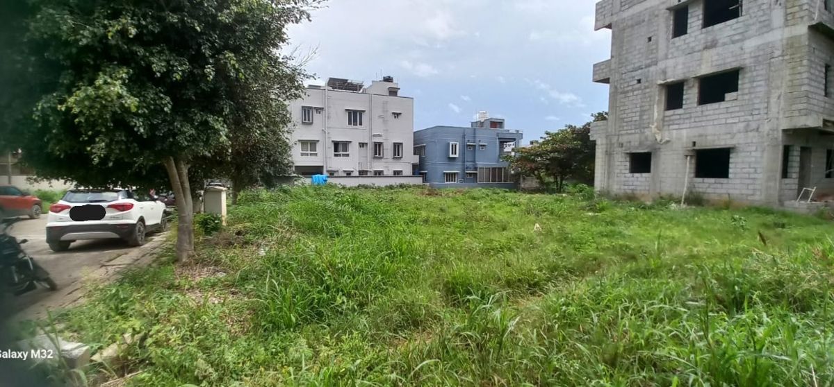 Plot For Sale in Millennia Lakeview
