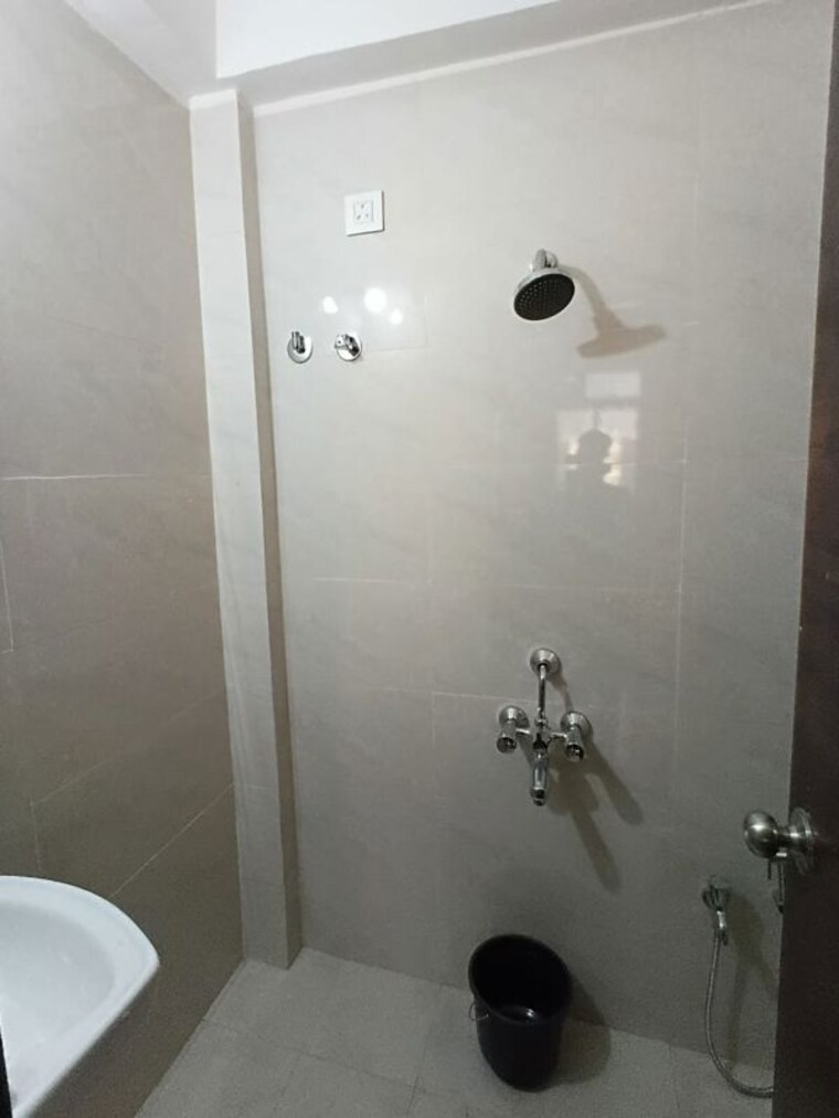 Bathroom, omkar-signet 1 Bedroom 333 Sq.Ft. Apartment In Malad East Mumbai 9820352
