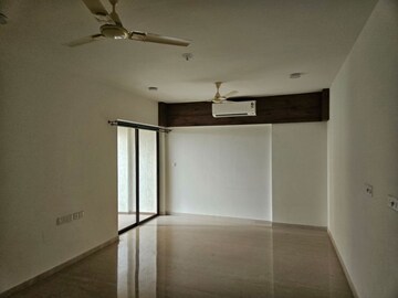 2 BHK Apartment For Rent in LnT Veridian, Powai