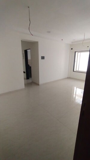 Room in 2 BHK Apartment at Omkar Signet, Malad East – for Rent