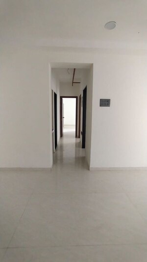 Room in 2 BHK Apartment at Omkar Signet, Malad East – for Rent