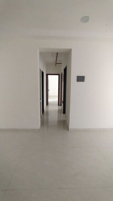 Room in 2 BHK Apartment at Omkar Signet, Malad East – for Rent