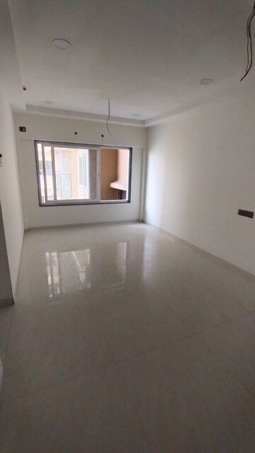 Room in 2 BHK Apartment at Omkar Signet, Malad East – for Rent
