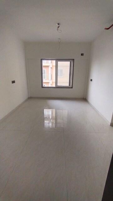 Room in 2 BHK Apartment at Omkar Signet, Malad East – for Rent