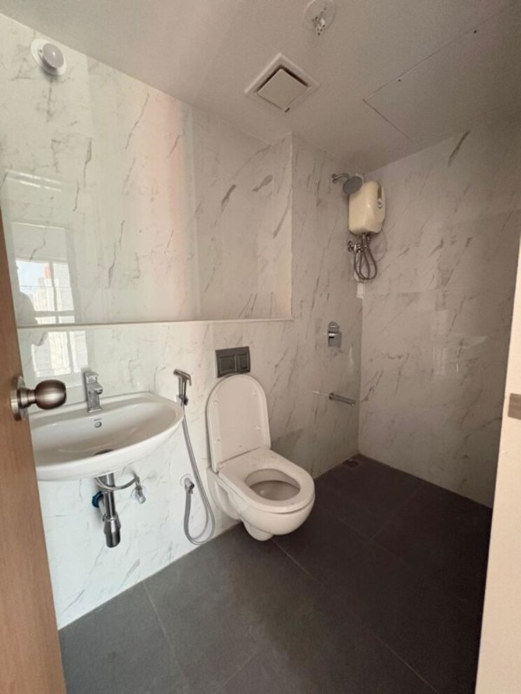 Bathroom, lodha-codename-premier 2.5 Bedroom 756 Sq.Ft. Apartment In Dombivli East Thane 9820362