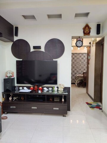 Team Area in 3 BHK Apartment at Riddhi Tower, Malad East – for Rent