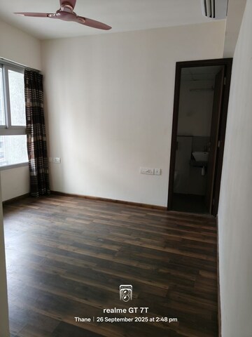 Room in 2 BHK Apartment at Piramal Vaikunth, Balkum Pada – for Rent