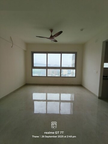 Room in 2 BHK Apartment at Piramal Vaikunth, Balkum Pada – for Rent