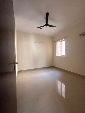 3 BHK Apartment For Rent in Amrapali Crystal Homes, Sector 76