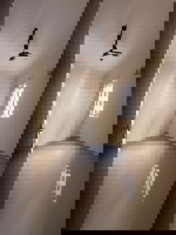 3 BHK + Extra Room Apartment For Rent in Amrapali Crystal Homes