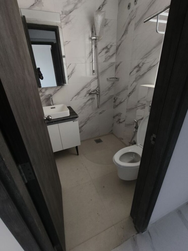 Bathroom, risland-the-icon 2 Bedroom 561 Sq.Ft. Apartment In Dhokali Thane 9820404