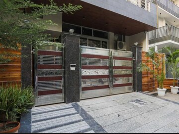 Room in  Pg at Sector 50 – for Rent