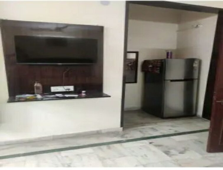 Kitchen, mansarover garden 3.5 Bedroom 1350 Sq.Ft. Builder Floor In Mansarover Garden Delhi 9820420