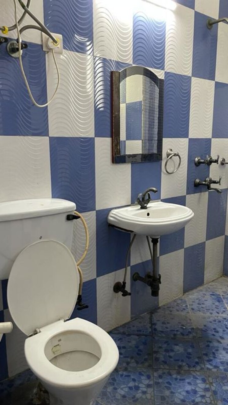 Master Bedroom, lord-mahavira-apartment 3 Bedroom 1500 Sq.Ft. Apartment In Sector 29 Noida 9820422