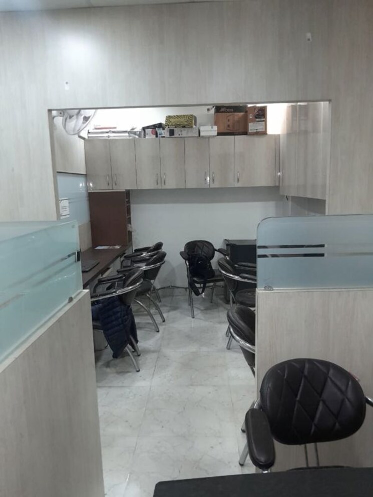 Team Area, vibhuti khand Commercial Office Space 1350 Sq.Ft. In Vibhuti Khand Lucknow 9820393