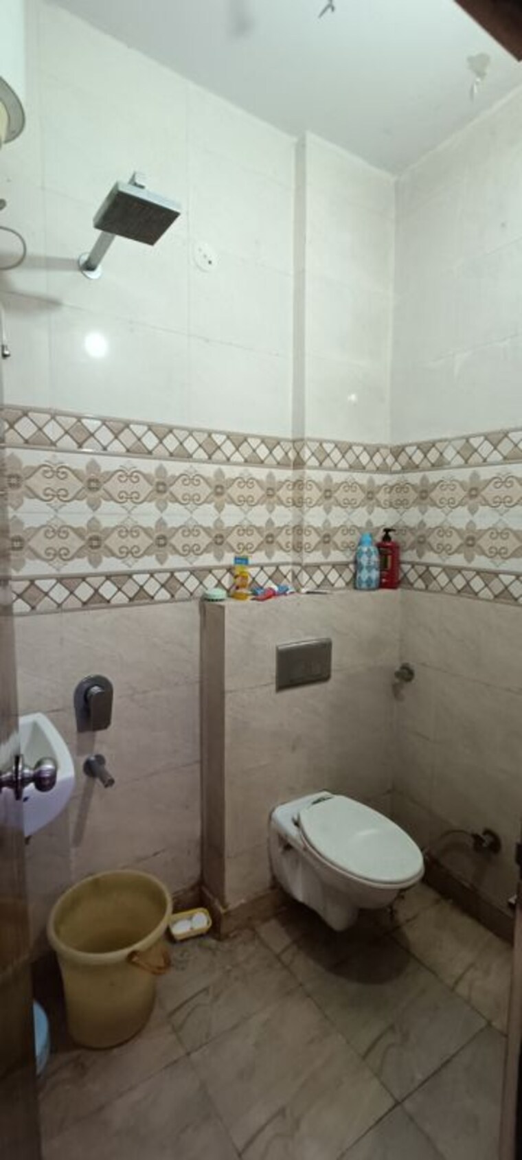 Bathroom, rohini sector 8 2 Bedroom 600 Sq.Ft. Builder Floor In Rohini Sector 8 Delhi 9820529