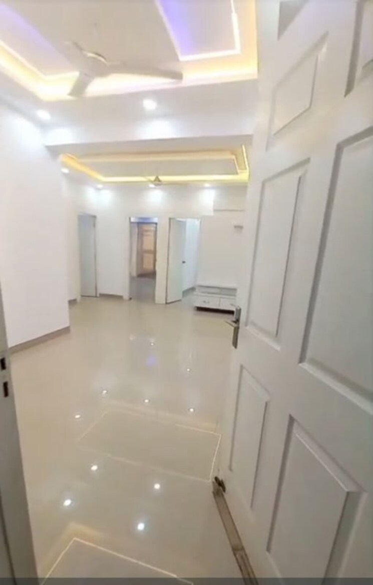 Room, raj nagar extension 3 Bedroom 1395 Sq.Ft. Apartment In Raj Nagar Extension Ghaziabad 9820559