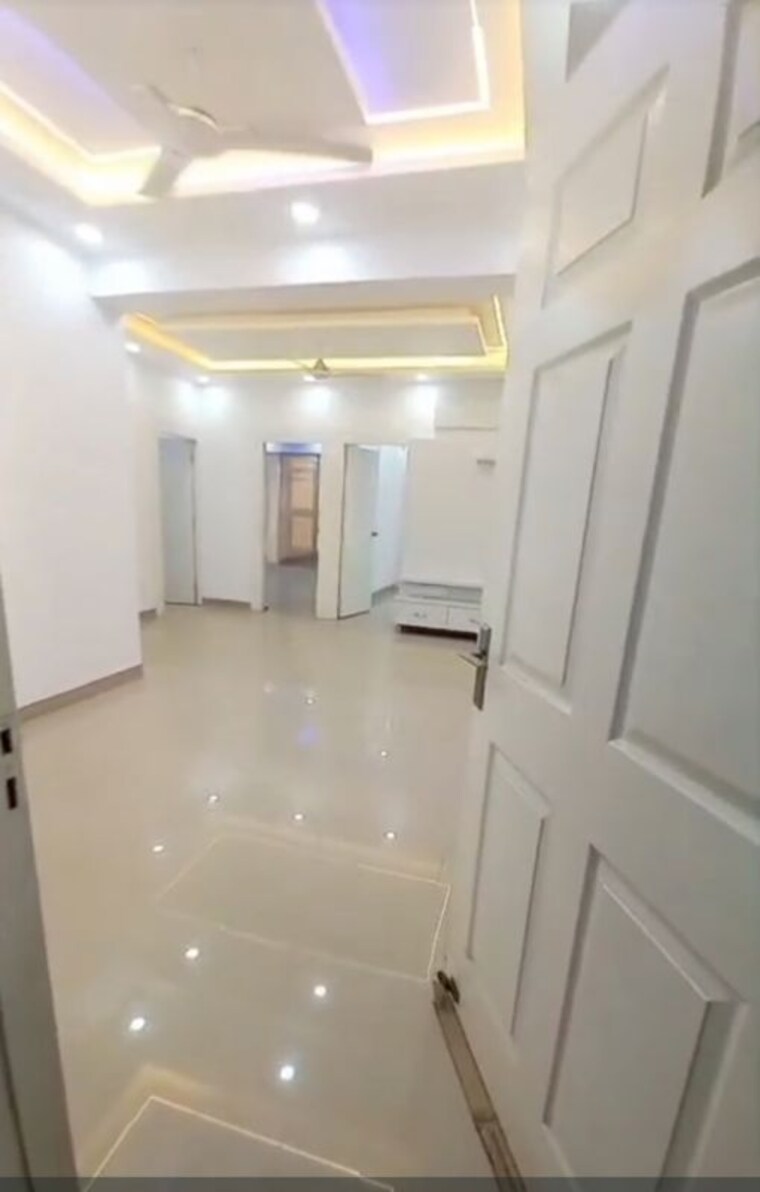 Room, raj nagar extension 3 Bedroom 1395 Sq.Ft. Apartment In Raj Nagar Extension Ghaziabad 9820559