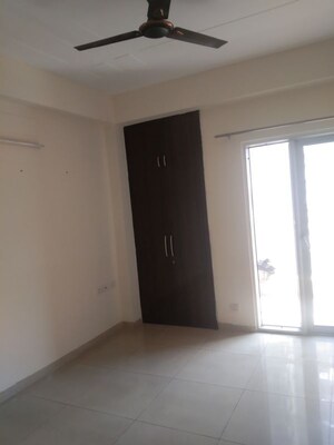 Room in 3 BHK Apartment at Ajnara Homes, Sector 16b Greater Noida – for Rent