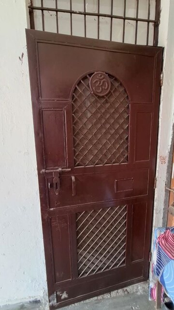 Furnished Amenities in 1.5 BHK Apartment at Sector 10 Greater Noida – for Sale