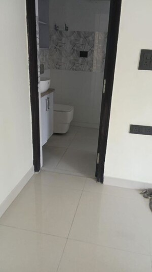 Building Lobby in 3 BHK Apartment at Unitech Fresco, Sector 50 – for Sale