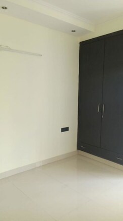 3 BHK + Servant Room Apartment For Sale in Unitech Fresco