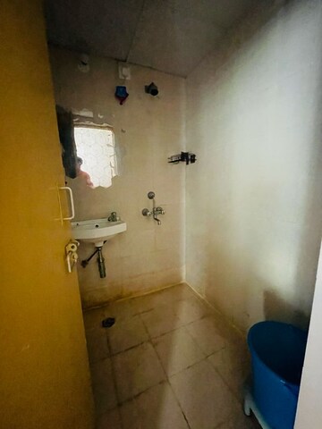Bathroom in 1 BHK Apartment at Lotus Homz, New Palam Vihar Phase 3 – for Rent