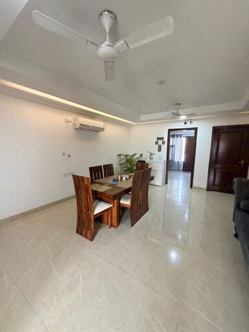 Living Room in 5 BHK Penthouse at DLF Regency Park II, Sector 27 – for Sale