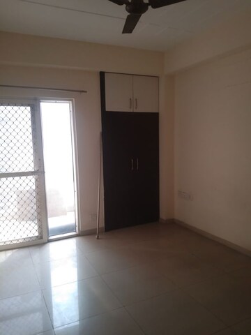 3 BHK Apartment For Rent in Ajnara Homes, Sector 16b Greater Noida