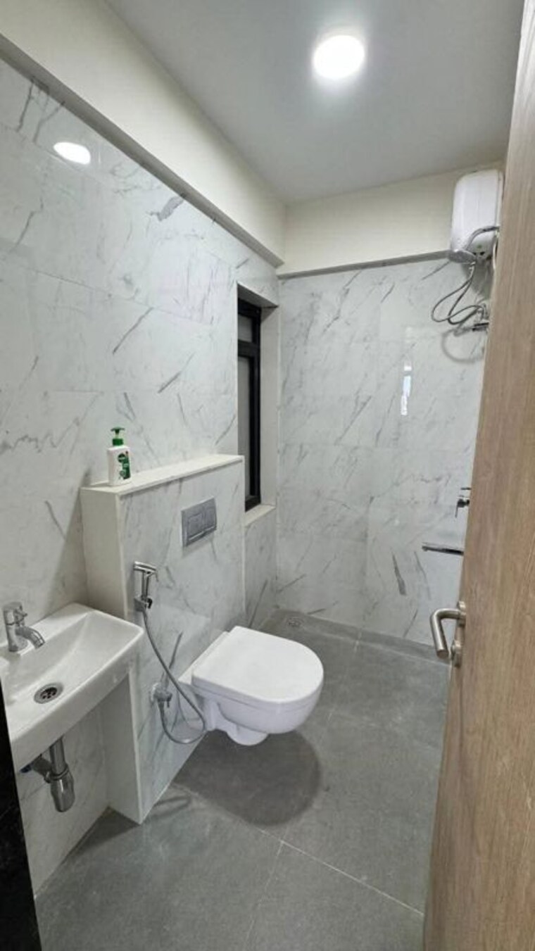 Bathroom, pratham-arc-aura 1 Bedroom 357 Sq.Ft. Apartment In Andheri West Mumbai 9820659