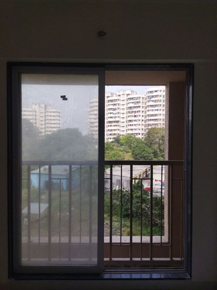 Room, metropolis-bayside 1 Bedroom 370 Sq.Ft. Apartment In Kasarvadavali Thane 9820662