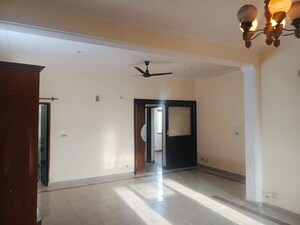 Room in 3 BHK Apartment at Parsvnath Exotica, Sector 53 – for Sale