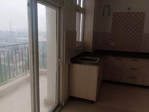 Room in 3 BHK Apartment at Amrapali Princely Estate, Sector 76 – for Sale