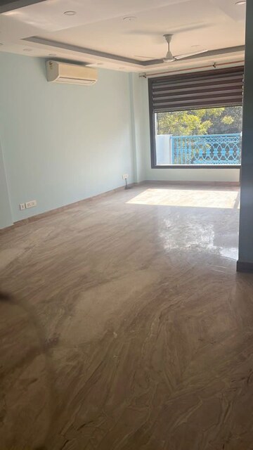 Room in 3 BHK Builder Floor at Greater Kailash – for Rent