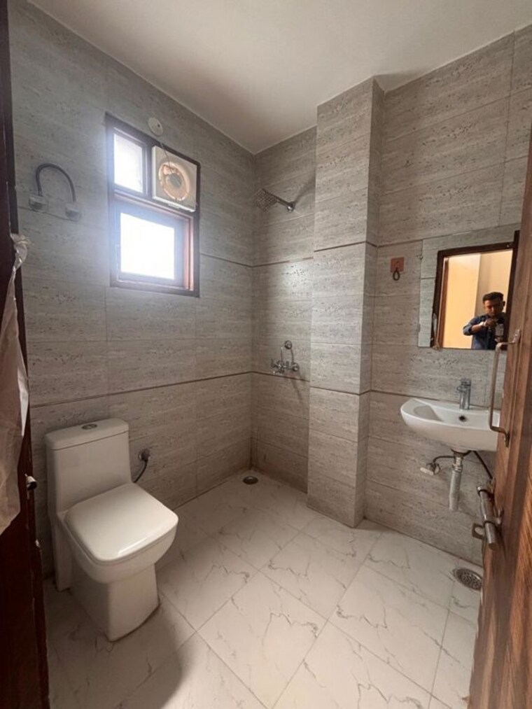 Bathroom, saket 2 Bedroom 960 Sq.Ft. Builder Floor In Saket Delhi 9820760