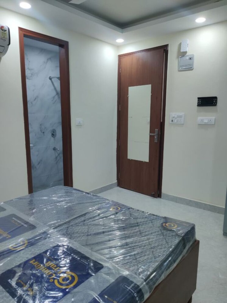 Bedroom, east of kailash 1 RK 370 Sq.Ft. Builder Floor In East Of Kailash Delhi 9820763