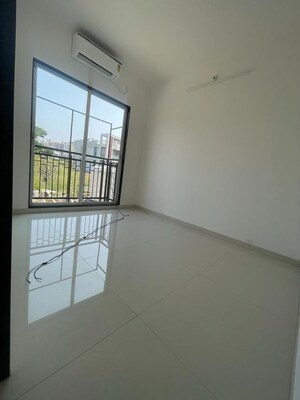 Room in 1 BHK Apartment at Seasons Green, Khadakpada – for Sale