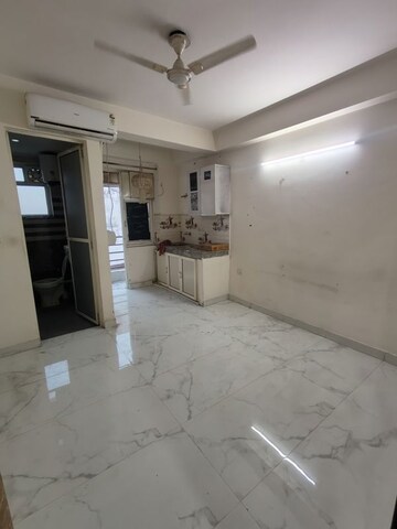 Parking in 1 BHK Builder Floor at Saket – for Rent