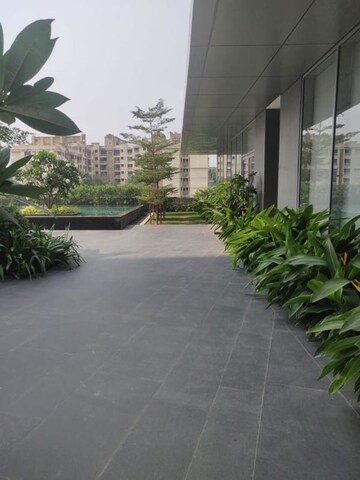 Parking in 3 BHK Apartment at Oberoi Maxima, Andheri East – for Rent