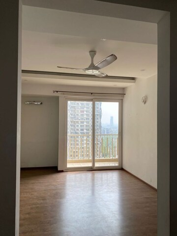 Room in 3 BHK Apartment at Prateek Edifice, Sector 107 – for Sale