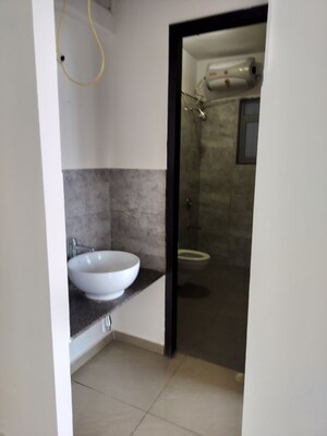 Bathroom in 1.5 BHK Apartment at Amanora Future Towers, Hadapsar – for Rent