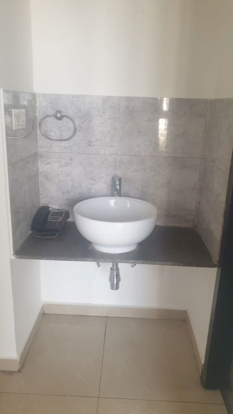 Bathroom, amanora-future-towers 1.5 Bedroom 750 Sq.Ft. Apartment In Hadapsar Pune 9820822