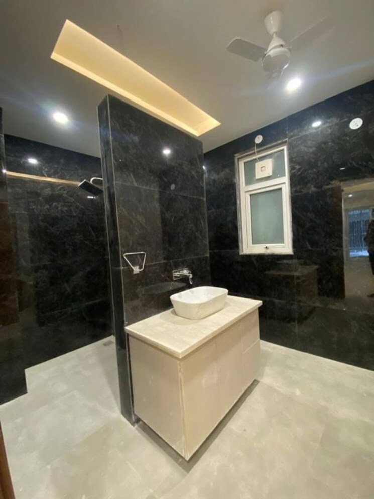 Bathroom, sushant lok i 3 Bedroom 215 Sq.Yd. Builder Floor In Sushant Lok I Gurgaon 9820823