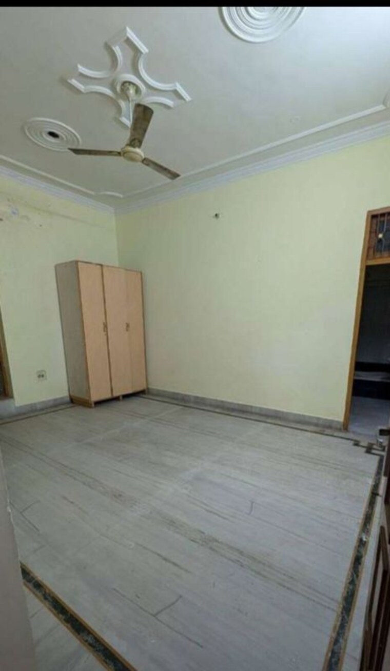 Room, gomti nagar 3 Bedroom 3200 Sq.Ft. Villa In Gomti Nagar Lucknow 9820834