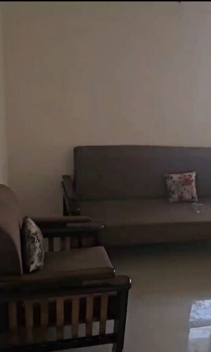 2 BHK Apartment For Rent in Pareena Om Apartments, Sector 112