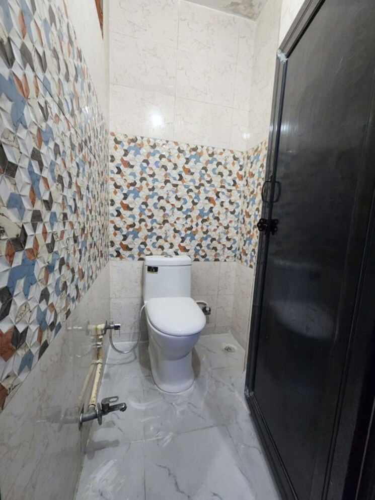 Bathroom, sector 19 dwarka 2 Bedroom 1100 Sq.Ft. Apartment In Sector 19 Dwarka Delhi 9820853