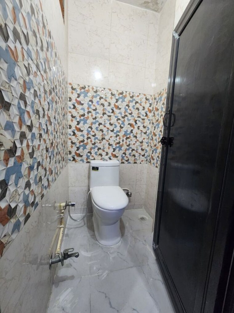 Bathroom, sector 19 dwarka 2 Bedroom 1100 Sq.Ft. Apartment In Sector 19 Dwarka Delhi 9820853
